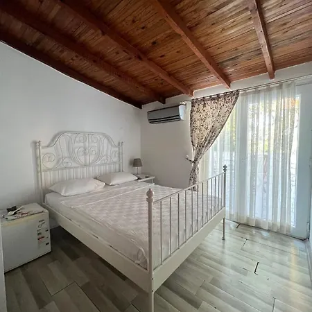 Tren Boutique Otel Кешме